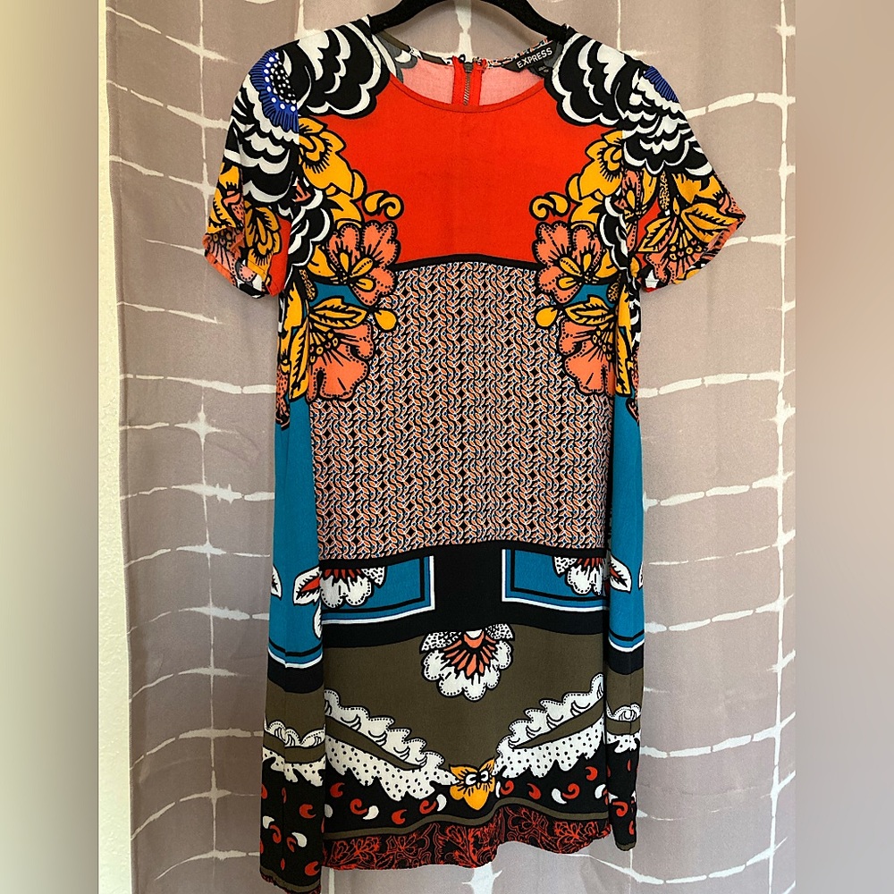XS Express Graphic Floral Pattern Dress
